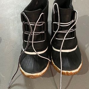 Women Sorel Water Boots!